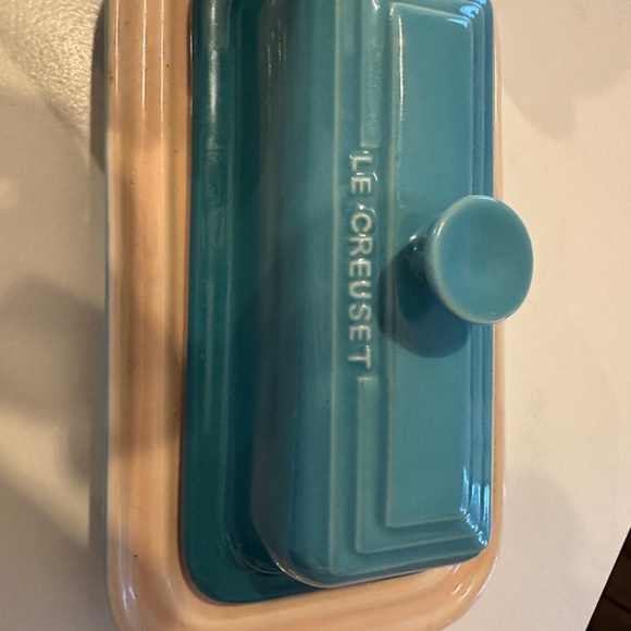 Le Creuset Mugs & Butter Dish - Picture 4 of 6